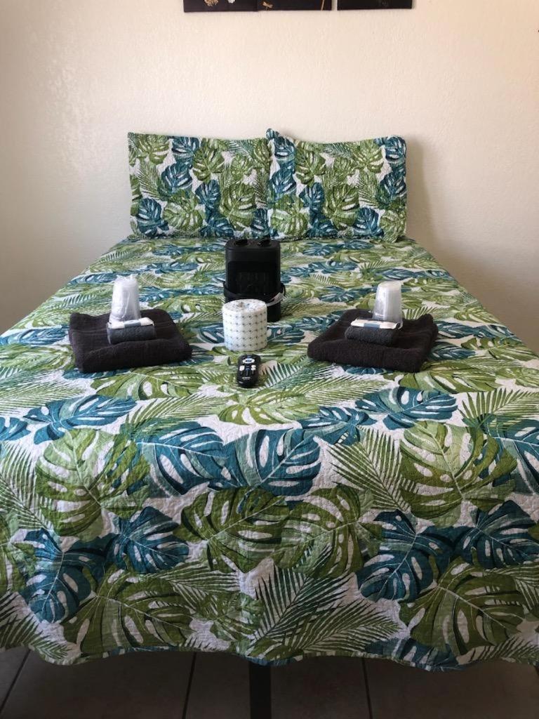 Crown Inn & Suites Spring Valley  Buitenkant foto